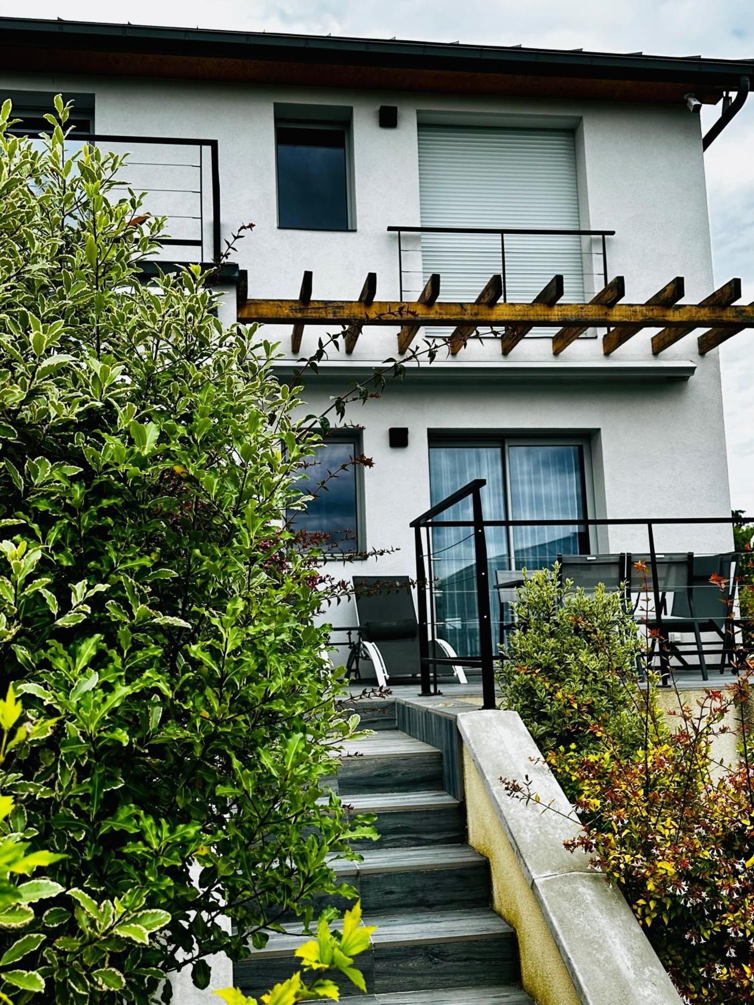 La Villa Perchee Calme, Sauna, Parking Prive Saint-Prix  Екстер'єр фото