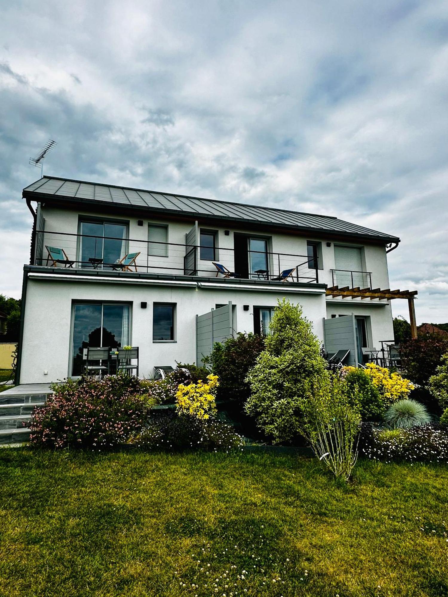 La Villa Perchee Calme, Sauna, Parking Prive Saint-Prix  Екстер'єр фото